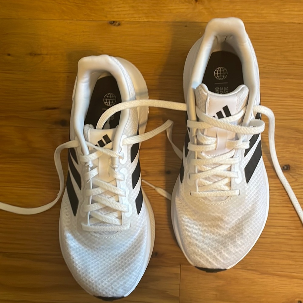 adidas Cloudfoam Tennis shoes
